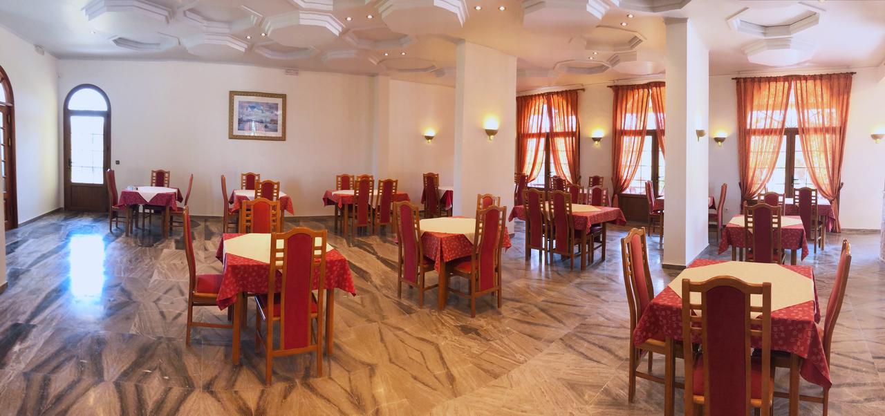 Regina Hotel Vasilátika Eksteriør bilde