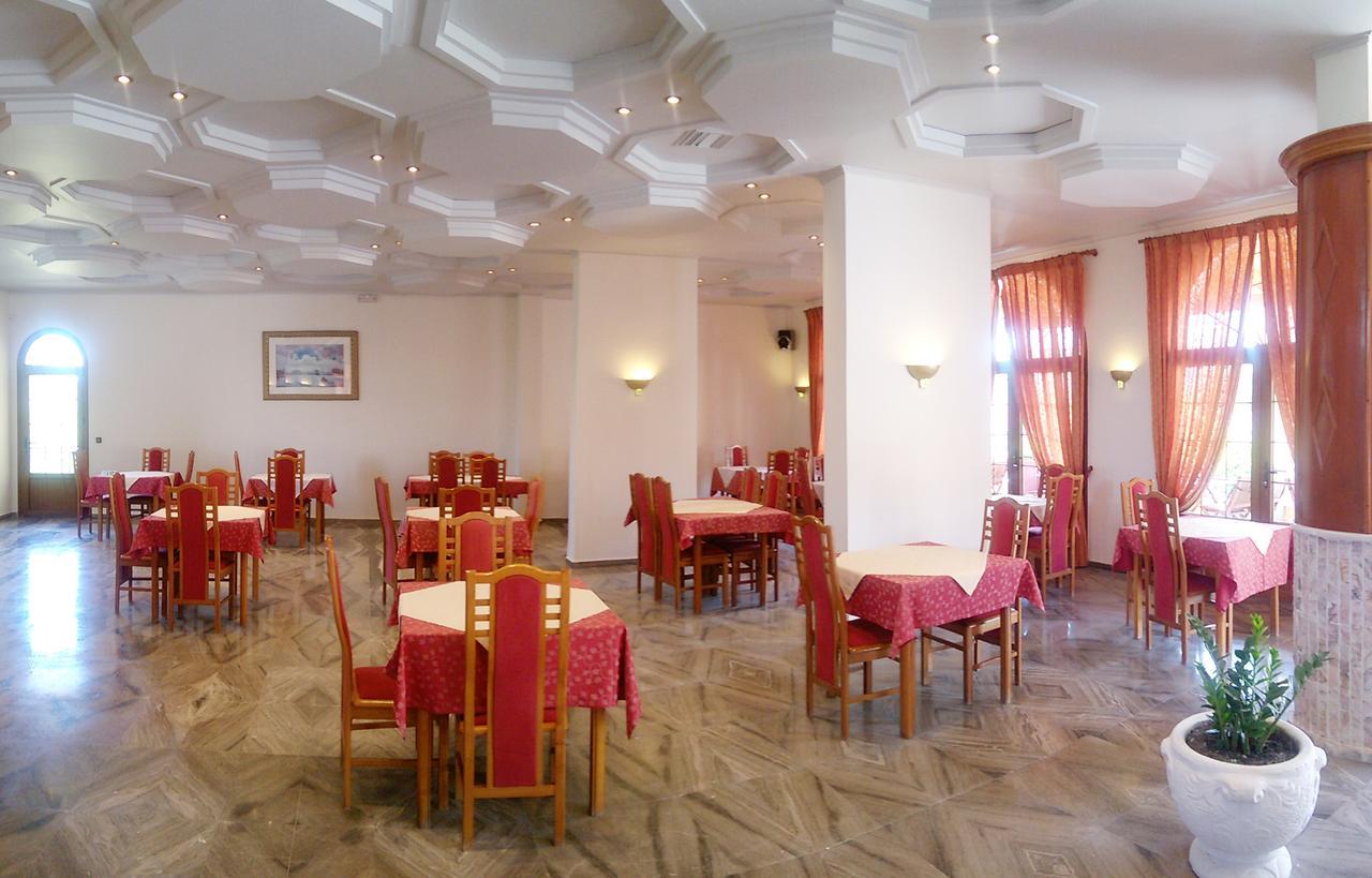 Regina Hotel Vasilátika Eksteriør bilde